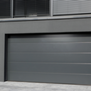 Article 111 : Porte de garage à Lyon : un choix important pour votre sécurité et votre confort